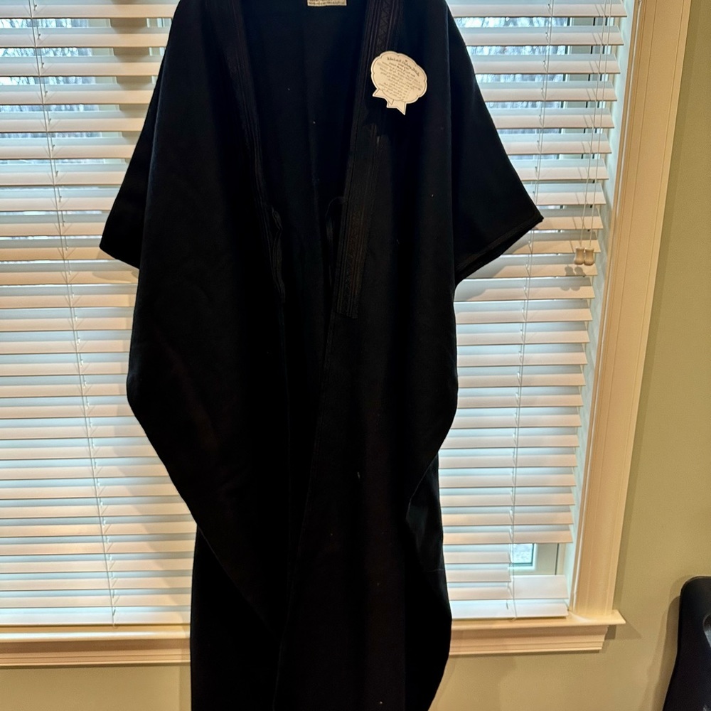 Saudi abaya